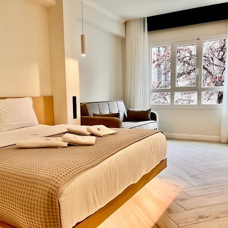 Aparthotel Triple A - Stylish Seven On The Pedestrian - Free Parking! Athen Exterior foto