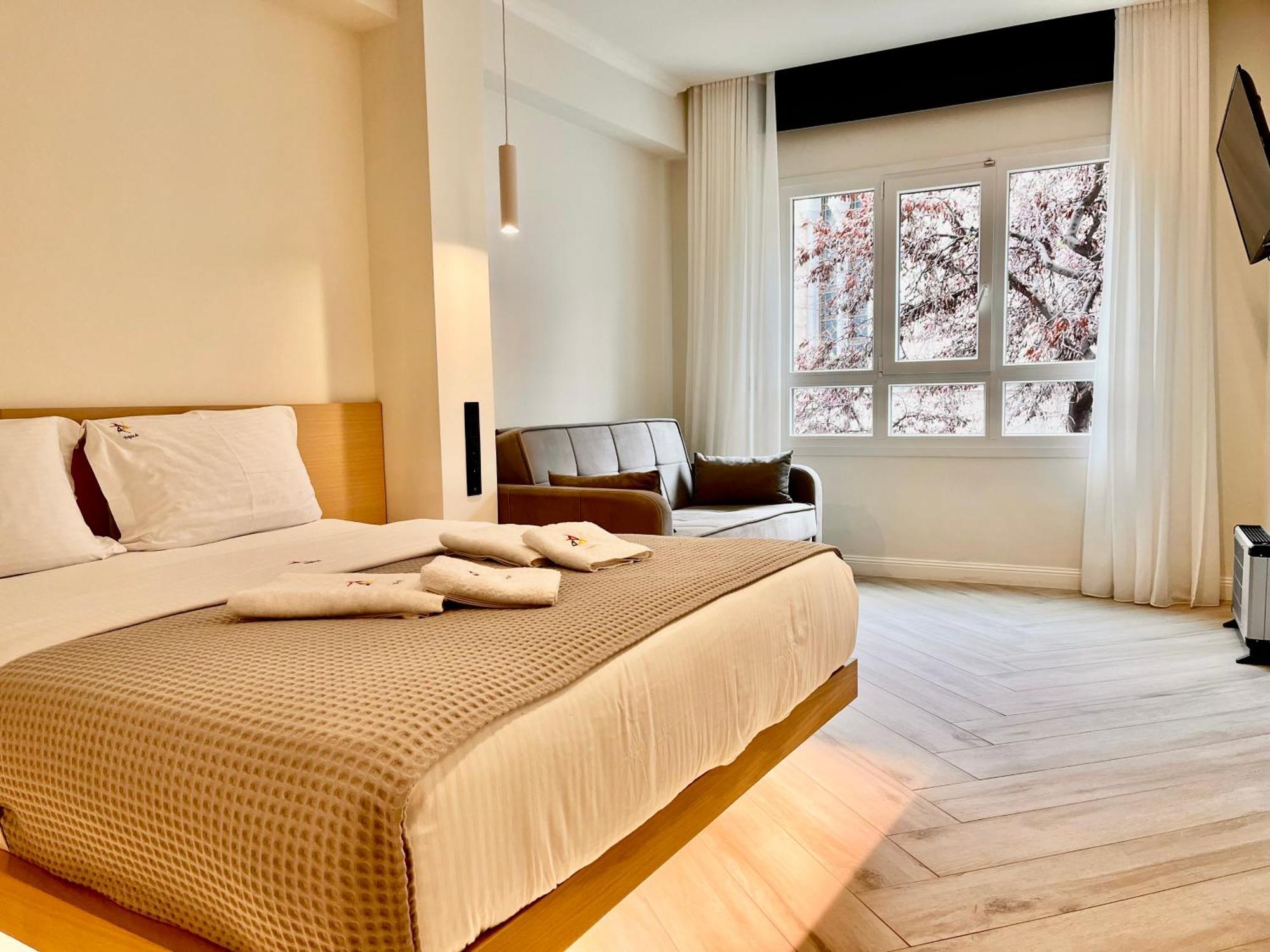 Aparthotel Triple A - Stylish Seven On The Pedestrian - Free Parking! Athen Exterior foto