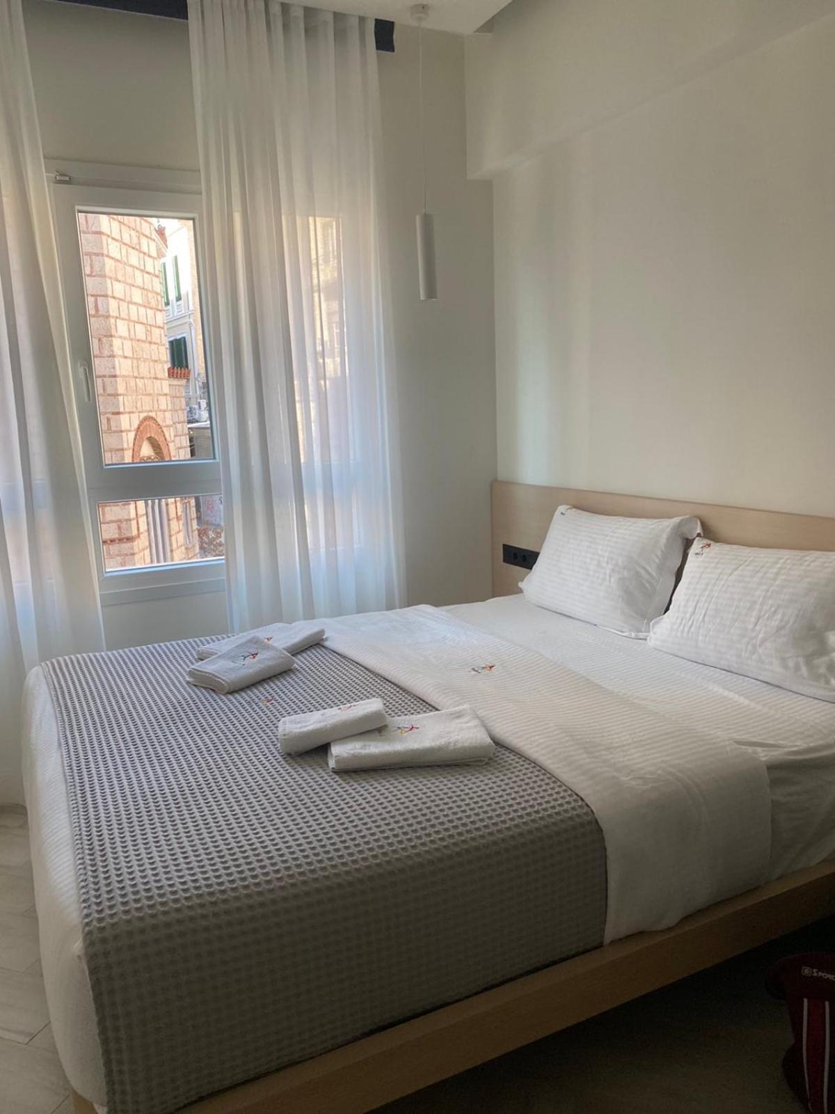 Aparthotel Triple A - Stylish Seven On The Pedestrian - Free Parking! Athen Exterior foto