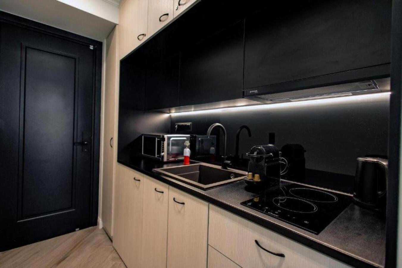 Aparthotel Triple A - Stylish Seven On The Pedestrian - Free Parking! Athen Exterior foto